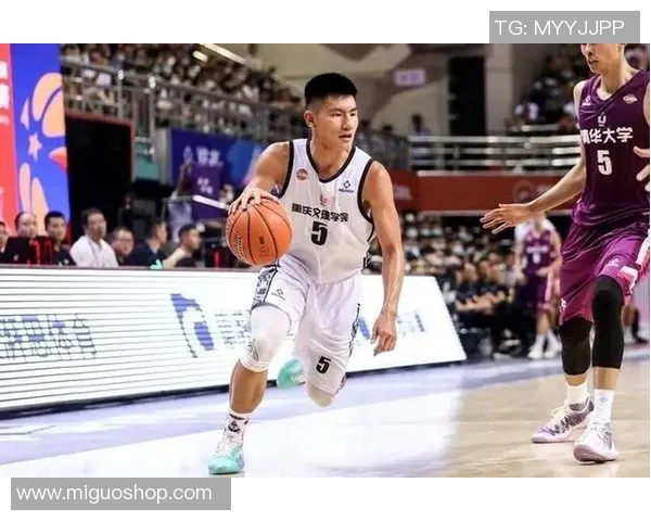 CBA四川队与重庆队激战正酣谁将赢得这场精彩对决